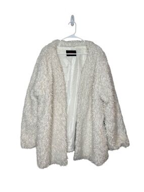 Ambiance Outerwear Women's White Shaggy Faux Fur Coat Size 3X